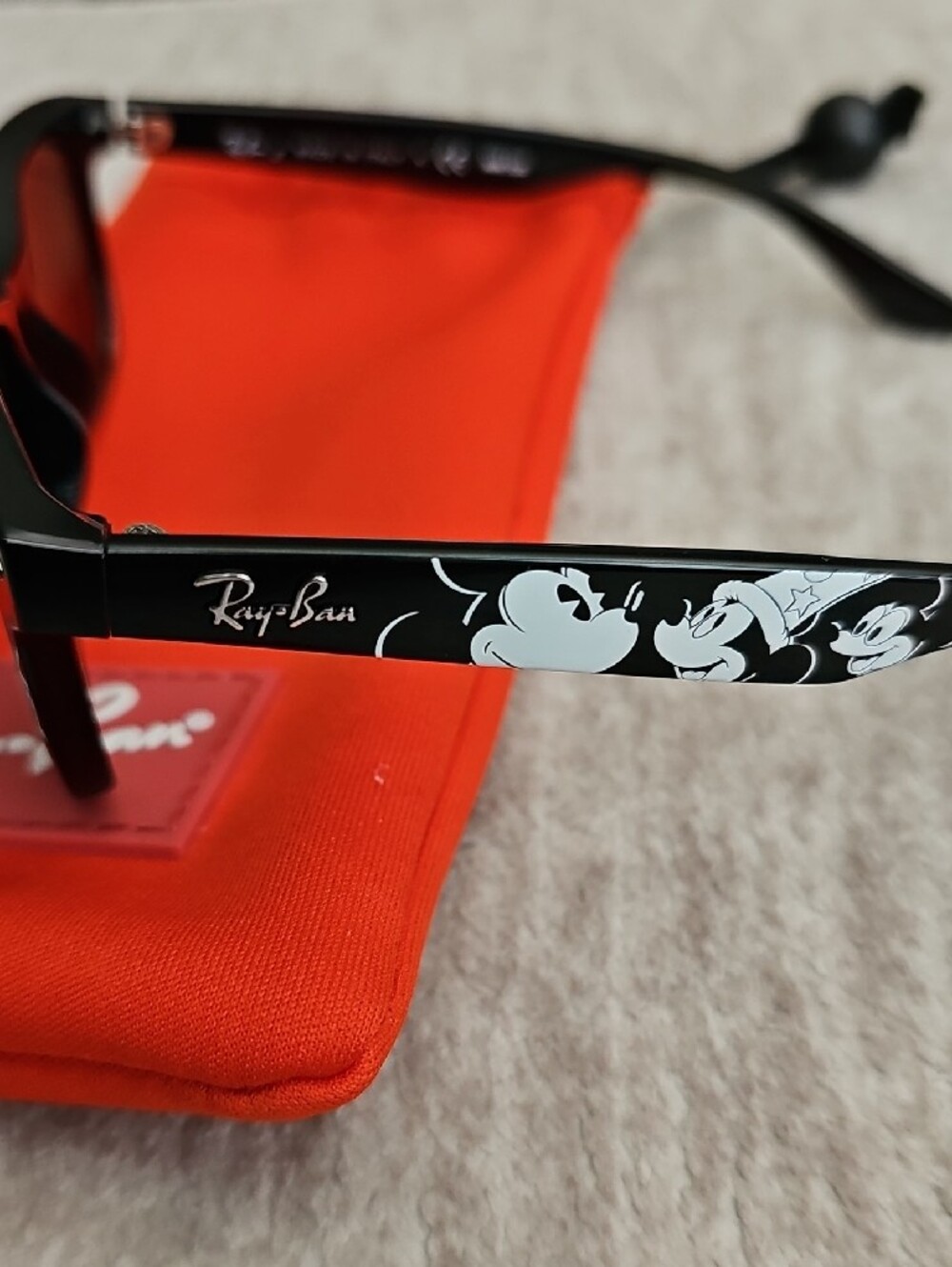 Ray-Ban Disney MICKEY Kids Black Sunglasses with White Graphics - Picture 3 of 4